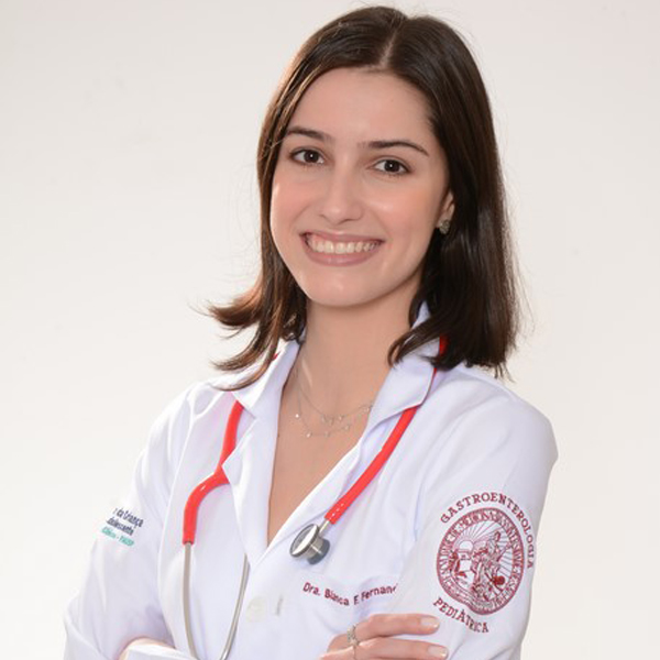 Médica Pediatra especialista em Gastroenterologia, Hepatologia e Nutrologia pediátricas